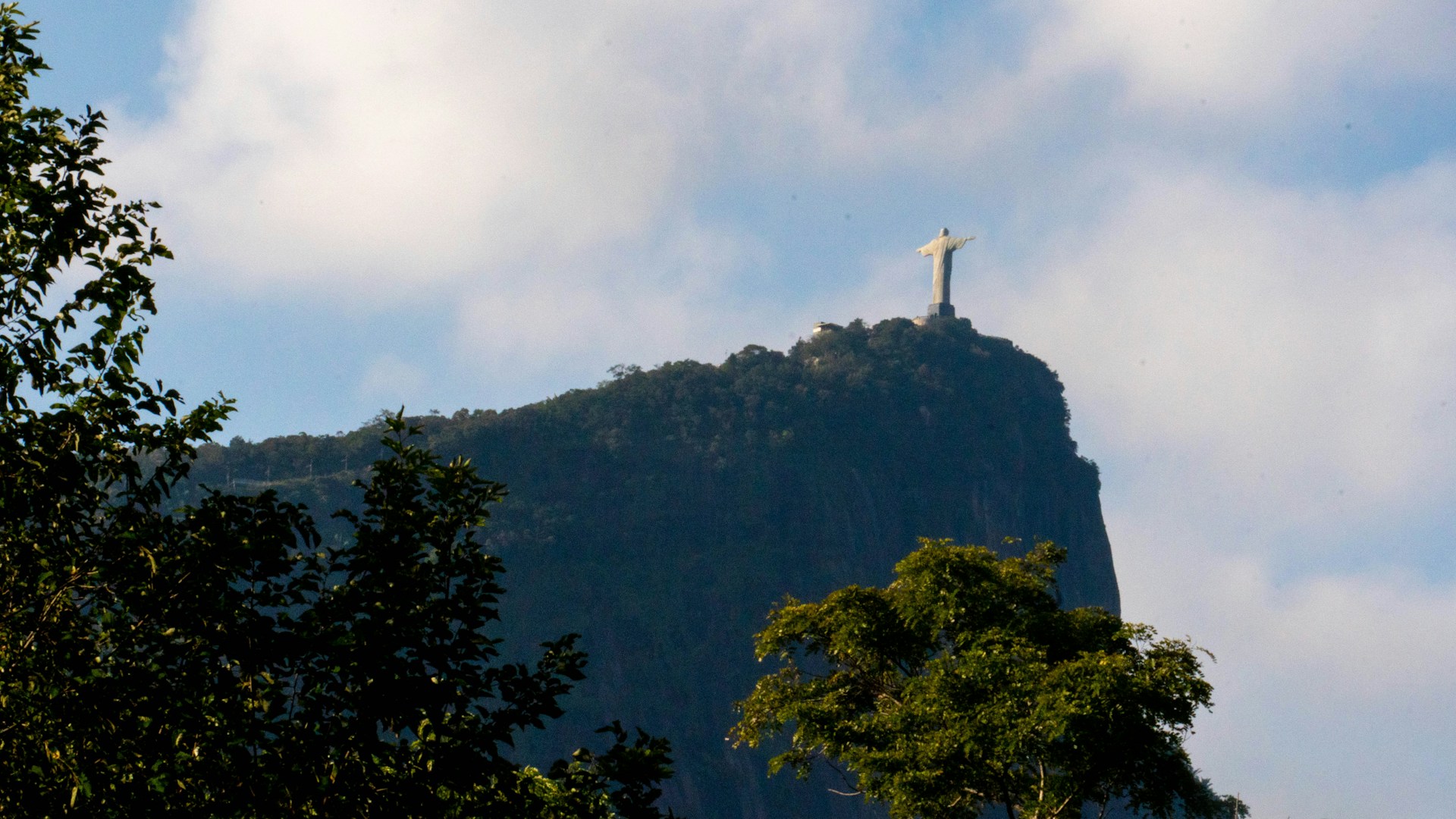 Cristo de Mario Cravo Júnior em Vitória da Conquista - Brasil